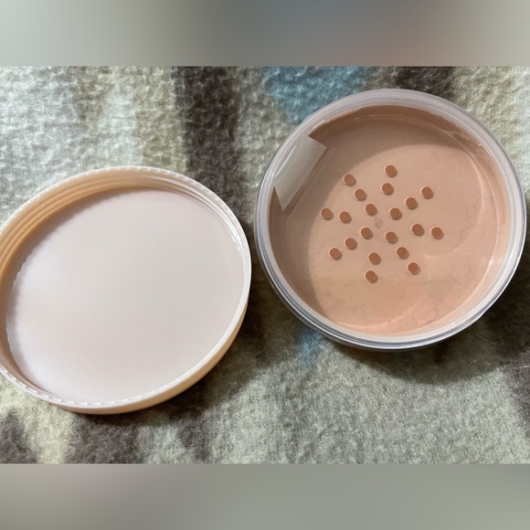 NEW Seibella warm tan mineral foundation - Picture 5 of 5